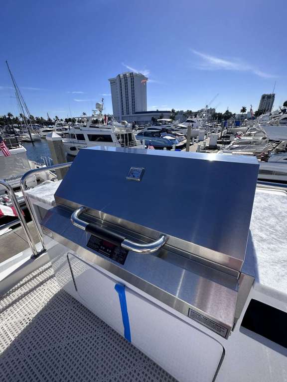 Image of LADY B yacht #19