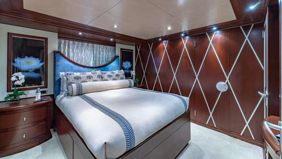 Image of FORTITUDE yacht #12