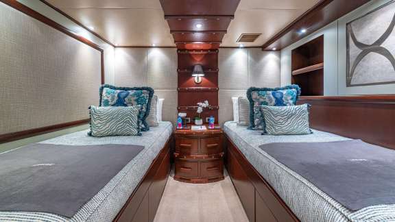 Image of FORTITUDE yacht #13