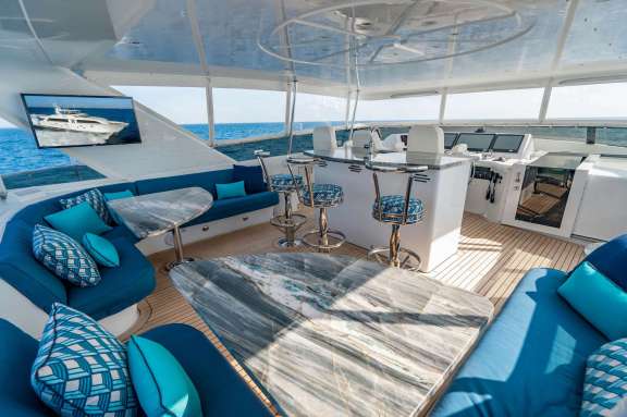 Flybridge Deck Settees and Bar