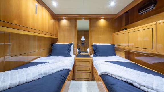 Image of Happy yacht #9