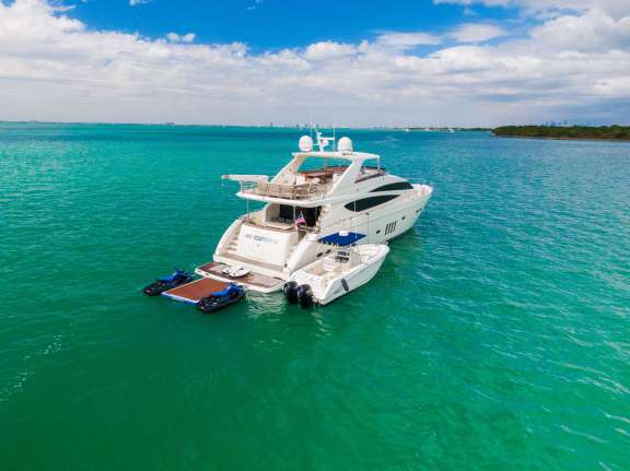 Image of NO CURFEW yacht #9