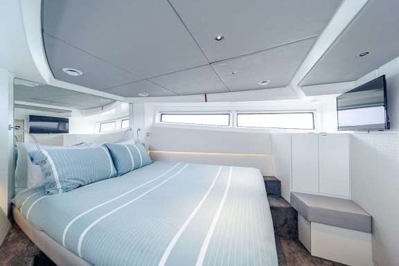 Image of GO-N-HOT yacht #6