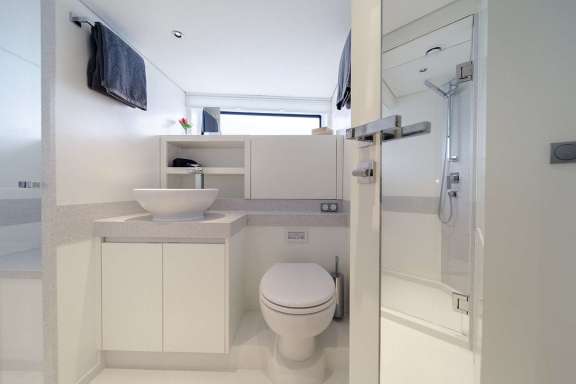 Image of GO-N-HOT yacht #8