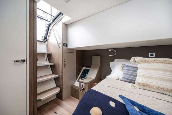 Image of BLUE HORIZON yacht #11