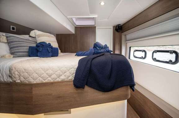 Image of BLUE HORIZON yacht #12