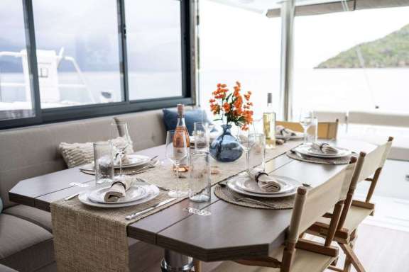 Image of BLUE HORIZON yacht #6