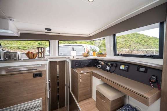 Image of BLUE HORIZON yacht #9