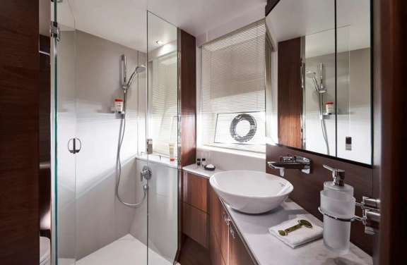 Image of CHAMELEON 3 yacht #14