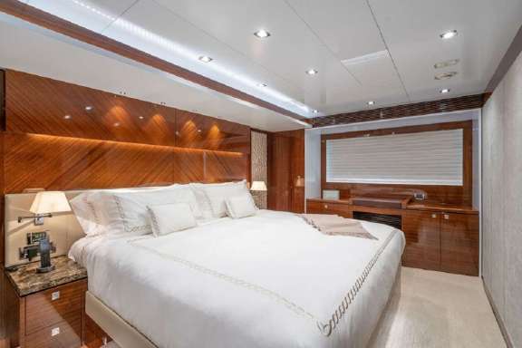 Image of OCEAN LIFE yacht #6