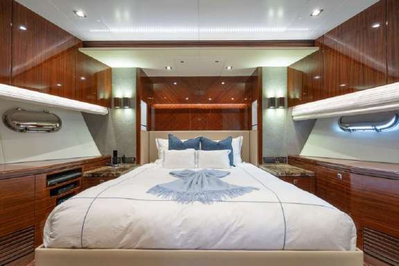 Image of OCEAN LIFE yacht #8