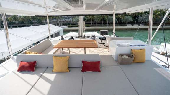 Image of ISLAND HOPPIN’ 55 yacht #11
