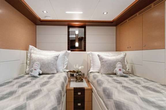 Image of MAKE BIG HAPPEN yacht #8