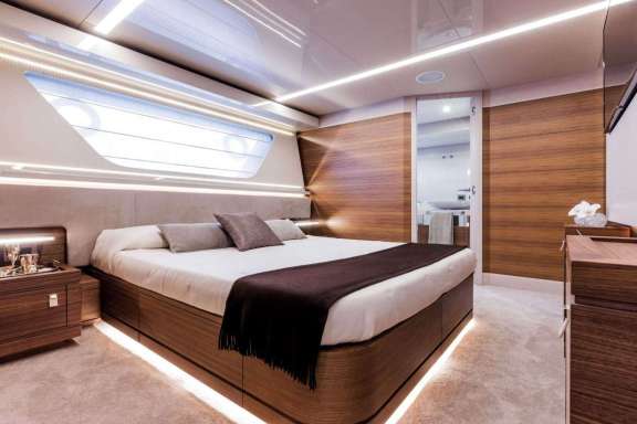 Image of Dream Ferretti yacht #7