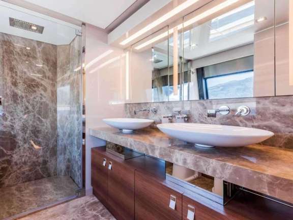 Image of Dream Ferretti yacht #8