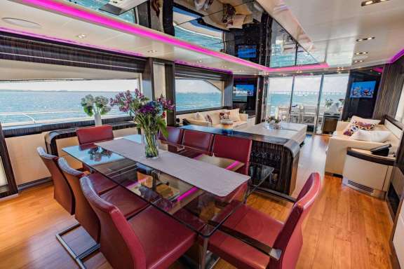 Image of 95 DOMINATOR yacht #3