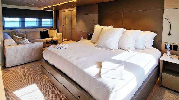 Image of CYRA yacht #6