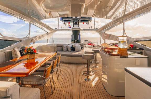 Sundeck Bar & Dining