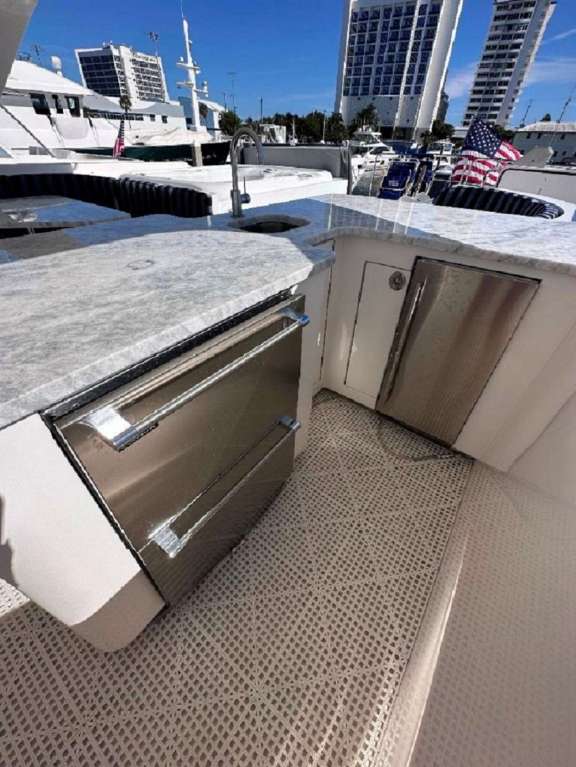 Flybridge Wet Bar