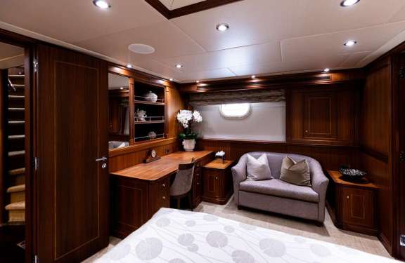 Queen VIP Stateroom Seating