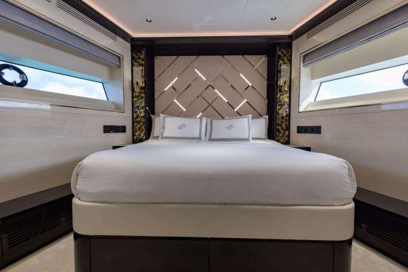 Image of OLYMPUS yacht #8