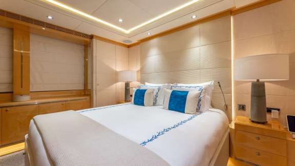 Queen Guest Stateroom (starboard)