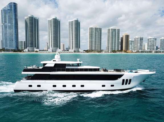 Image of PRIVILEGE yacht #19