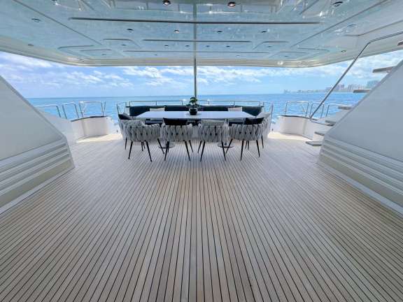 Image of PRIVILEGE yacht #4