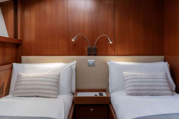 Image of L HIPPOCAMPE yacht #8