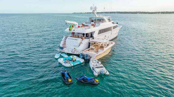 Image of Magnum Ride yacht #10