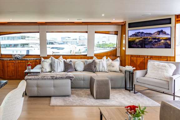 Image of INDY yacht #2