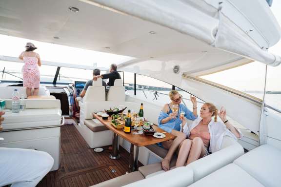 Image of Searenity yacht #4