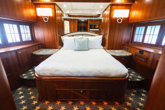 Image of LEXINGTON yacht #6