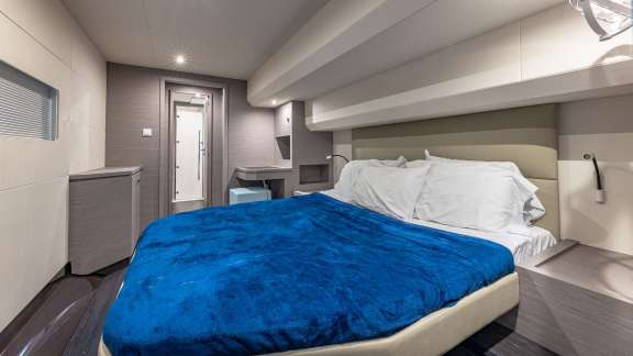 Image of Happy Place yacht #6