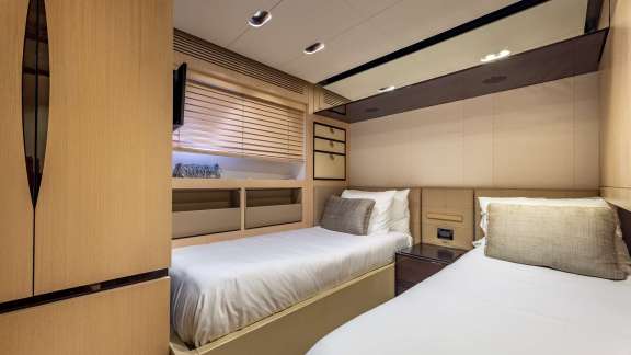 Image of Sky yacht #16