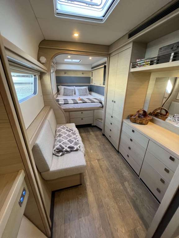 Starboard master cabin