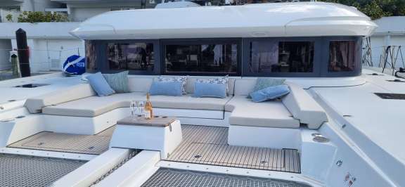 Image of Halekulani yacht #4