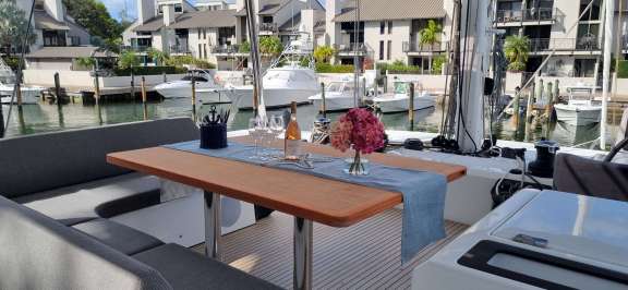 Image of Halekulani yacht #5