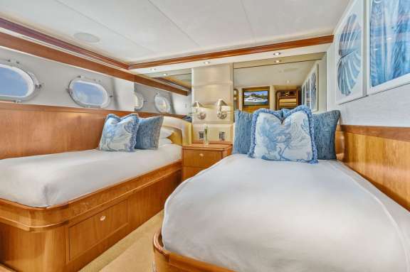 Image of SLEEPOVER yacht #12