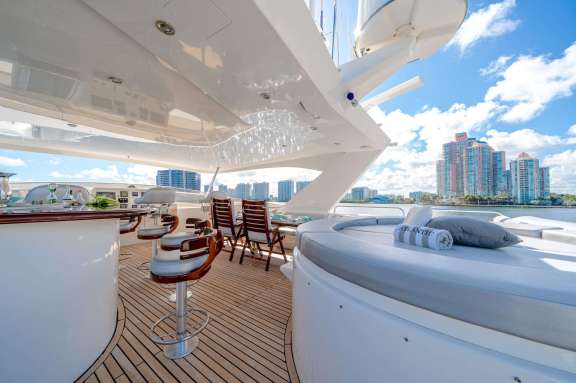Flybridge bar with alfresco dining area and jacuzzi