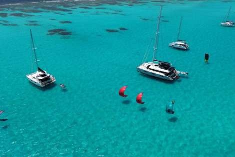 Review img # 48 of the yacht ASCENSION