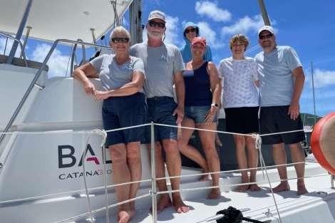 Review img # 9 of the yacht BLUE HORIZON