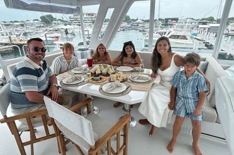 Review img # 9 of the yacht EARNOUT