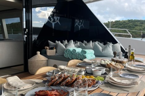 Review img # 4 of the yacht ENTRE4