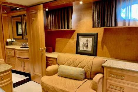 Review img # 5 of the yacht LADY LEX