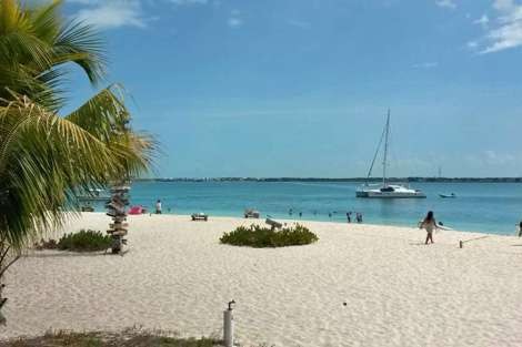 Review img # 24 of the yacht RUBICON