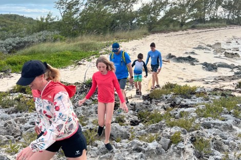 Review img # 18 of the yacht TAHINA