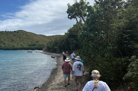 Review img # 12 of the yacht TOUCH THE SKY