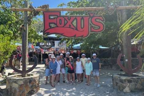 Review img # 4 of the yacht TOUCH THE SKY