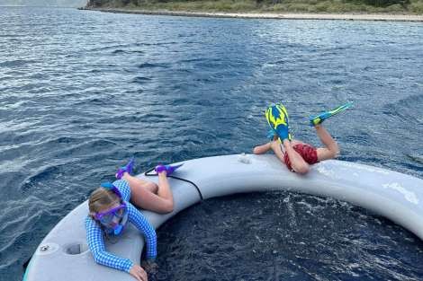 Review img # 41 of the yacht UNWAVERING